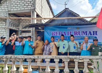 HUT RI ke-80, Pak Sarmadan Penjual Pentol Keliling Berusia 80 Tahun Dapat Bantuan Bedah Rumah dari NH dan BMT Mandiri Sejahtera