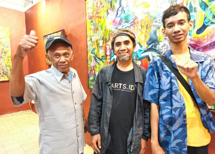 Kantong Plastik, Relief, Sampai Tafsir Jungkir Balik: Memahami Karya Ariel Ramadhan, Arik S. Wartono, dan Saiful Hadjar