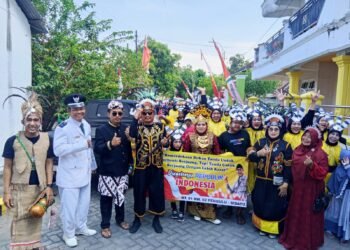 Suku Dayak hingga Tionghoa Turut Meriahkan Karnaval Kemerdekaan di Pengulu Sidayu
