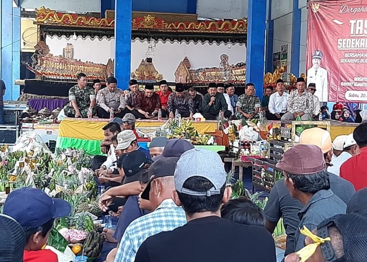 Menelisik Sedekah Bumi Desa Tirem Duduksampeyan: Tradisi Turun-temurun yang Tetap Lestari di Tengah Gempuran Modernisasi