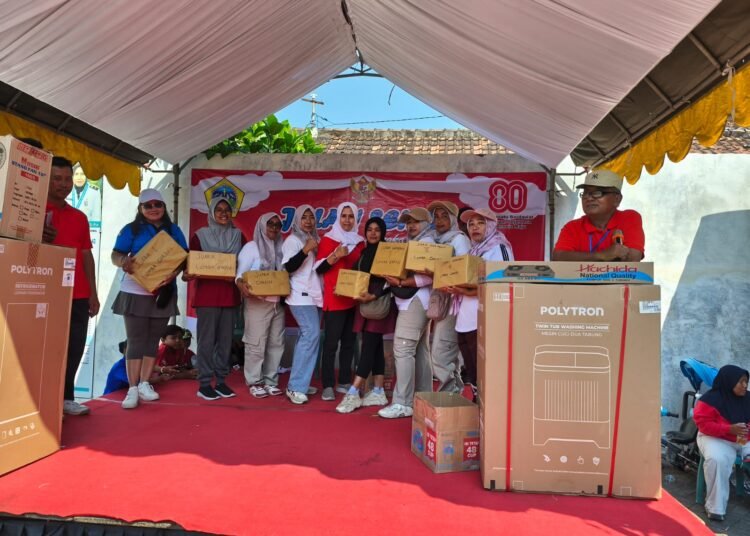 Jalan Sehat HUT RI Ngembung Cerme Bukti Nyata Kebersamaan dan Kekeluargaan Warga