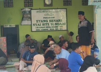 Menelisik Tradisi Warga Cerme Lor Berdoa dan Makan Bersama di Pesarean Leluhur Eyang Senari – Nyai Siti Sundari