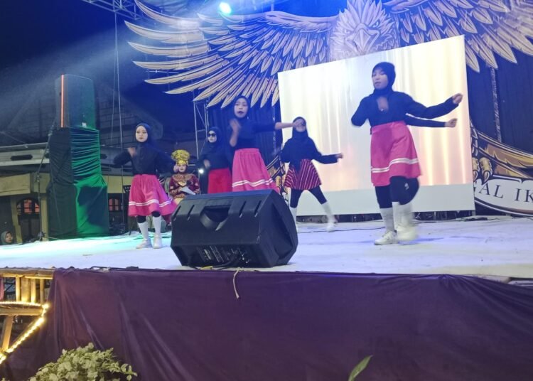 Pentas Seni Jadi Acara Pamungkas Pemdes Pacuh Balongpanggang Rayakan HUT RI