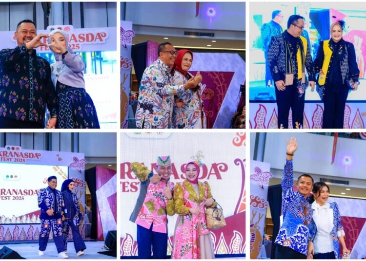 Seru !! Bupati dan Wabup Bersama Forkopimda Peragakan Batik Khas Gresik di Ajang Dekranasda Fest 2025