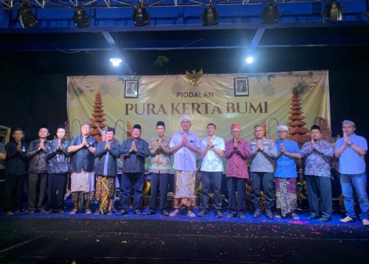 Piodalan ke-XXV Pura Kerta Bumi Gresik: Momentum Penguatan Spiritualitas dan Kerukunan