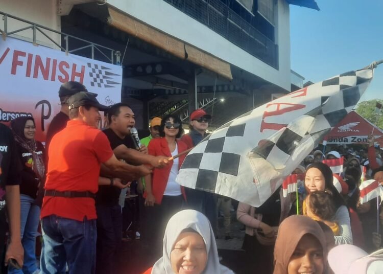Manyar Kondusif Adem Ayem, Camat Susilo Gelar Jalan Sehat Bersama Ribuan Warga: Bergelimang Doorprize Mulai Sepeda Listrik hingga Honda Beat