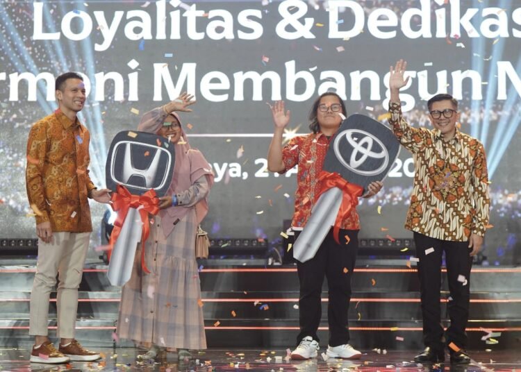 Jadi Mitra Setia SIG, Pemilik Toko Bangunan Dapat Doorprize 8 Unit Sepeda Motor & Super Grand Prize 2 Mobil Honda Brio dan Hilux Rangga