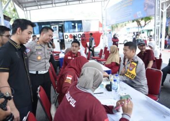 Sambut HUT ke-70 Lalu Lintas Bhayangkara, Polres Gresik Gelar Donor Darah, Cek Kesehatan Gratis, dan Pasar Murah untuk Masyarakat