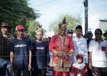 Puncak HUT RI, Pemdes Ngasin Bersama Warga Adakan Jalan Sehat dan Karnaval Budaya