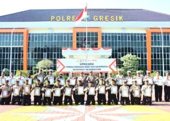 Kapolres Gresik Apresiasi 34 Personel Berprestasi: Jadikan Motivasi Tingkatkan Kinerja