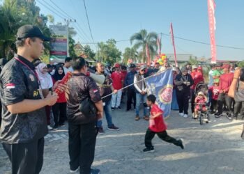 Jalan Sehat Puncak HUT RI di Desa Bengkeloh Benjeng Berlangsung Meriah Penuh Kebersamaan