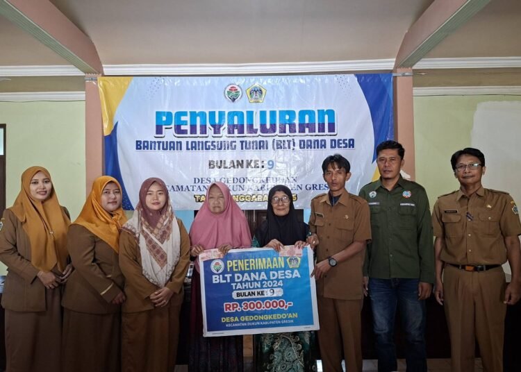 Tepat Sasaran !! BLT Dana Desa di Kedongkedoan Dukun Diberikan kepada Puluhan Keluarga Kurang Mampu