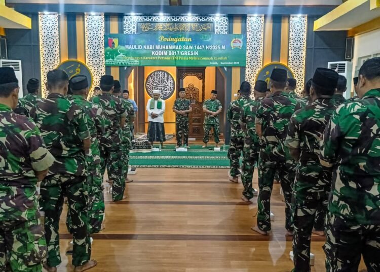 Prajurit Kodim 0817/Gresik Teladani Akhlak Mulia Rasulullah SAW di Momen Maulid Nabi
