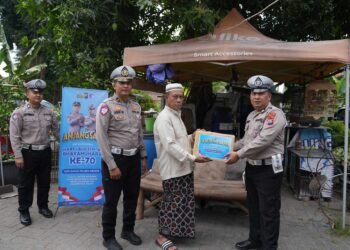 Peduli Purnawirawan, Satlantas Polres Gresik Gelar Anjangsana Sambut Hari Lalu Lintas ke-70