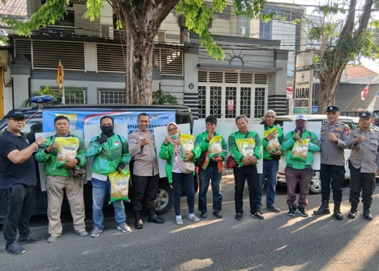 Ringankan Beban Ojol, Polres Gresik Gelar Gerakan Pangan Murah, Berkah nan Barokah