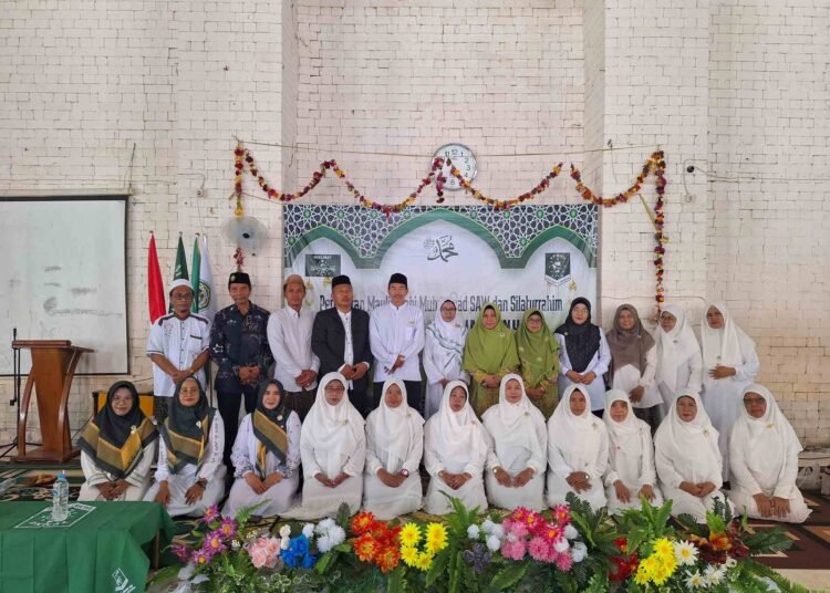Bersama Ketua Muslimat Gresik, IGTK- RA MNU Panceng Semarakkan Peringatan Maulid Nabi