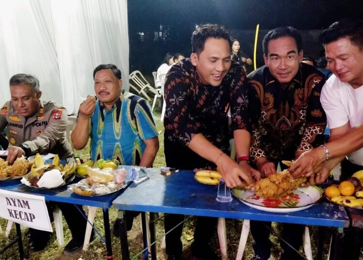 Serunya Tradisi Sedekah Bumi Desa Sidowungu Menganti: Sediakan 3,2 Ton Daging Ayam Siap Saji untuk Masyarakat