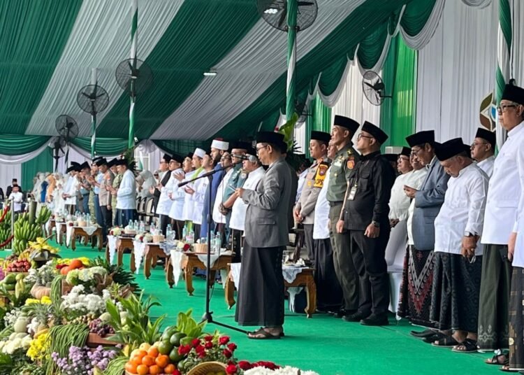 Bersama Kakanwil, Ribuan Santri Pondok Pesantren An-Nur 2 Al-Murtadlo Bululawang Malang Ikuti Apel Peringatan HSN 2025