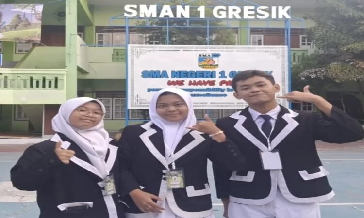 Piawai dan Aktif Berorganisasi, 3 Siswa Spenpat Ini Menjuarai Lomba Debat Bahasa Indonesia se-Kabupaten Gresik