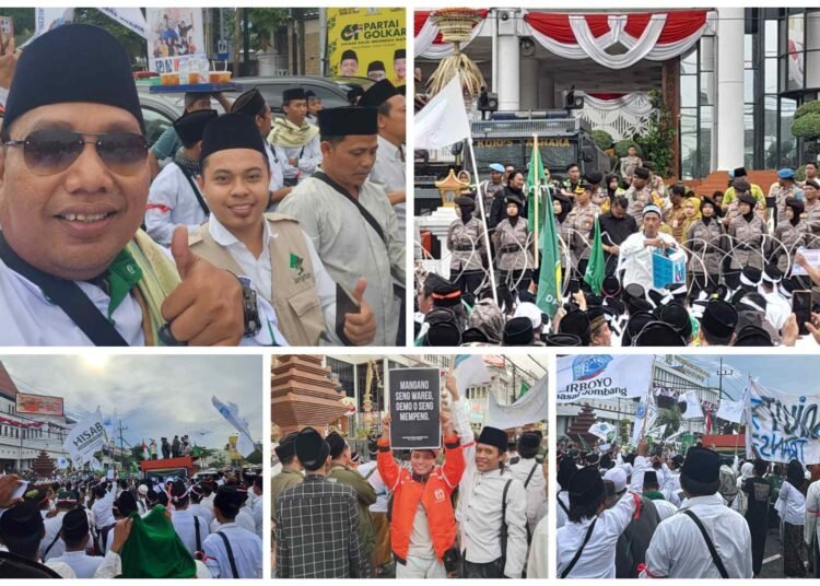 Ribuan Kyai dan Santri Geruduk Gedung DPRD Jatim: Pesantren Bersatu, Cabut Izin Trans7