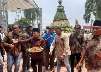 Menelisik Tradisi Sedekah Bumi Balongmojo Benjeng: Harmoni antara Alam dan Syukur kepada Sang Pencipta