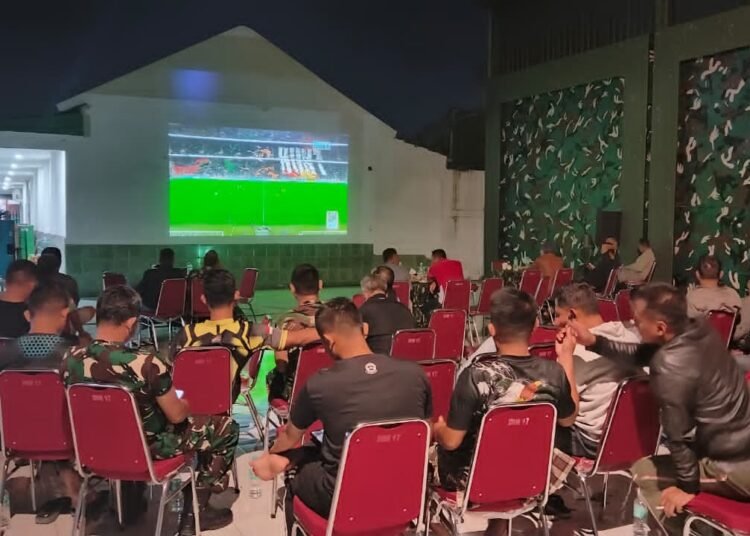 Bangkitkan Semangat Nasionalisme, Dandim Gresik Gelar Nobar Timnas Indonesia