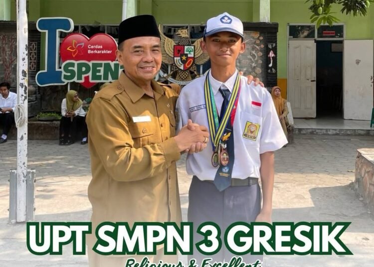 Jooss !! M. Ishaq Ali Syahbana Harumkan UPT SMPN 3 Gresik Sabet Tiga Juara di Ajang Kejuaraan Atletik Tingkat Kabupaten hingga Nasional