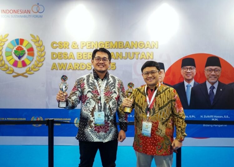 Sukses Dorong Pengembangan Desa Berkelanjutan, Petrokimia Gresik Raih Dua Penghargaan Sekaligus di Ajang “CSR & PDB Award 2025”