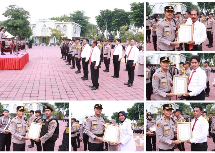 Kerja Keras dan Pengabdian Berbuah Apresiasi: Kapolres Gresik Berikan Penghargaan kepada 25 Personel dan Warga yang Berdedikasi
