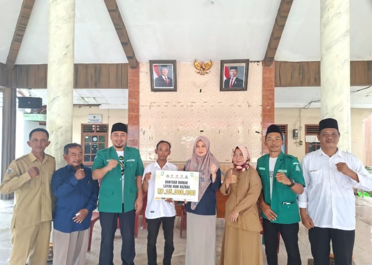 Ketua GP Ansor Gresik Tegaskan Rumah Warga yang Kumuh Tidak Layak Huni Wajib Dibantu !!