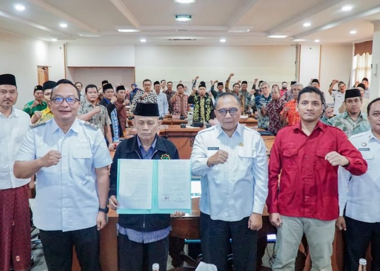 Pemkab Gresik Berikan Dana Hibah untuk 34 Lembaga Keagamaan dan Ormas