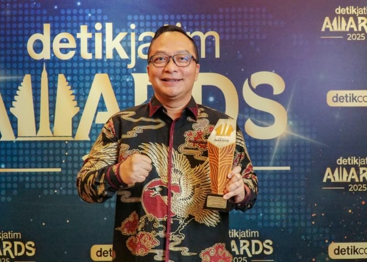 Pemkab Gresik Raih Anugerah Program Inovasi Pembangunan Terpuji di Ajang detikJatim Awards 2025
