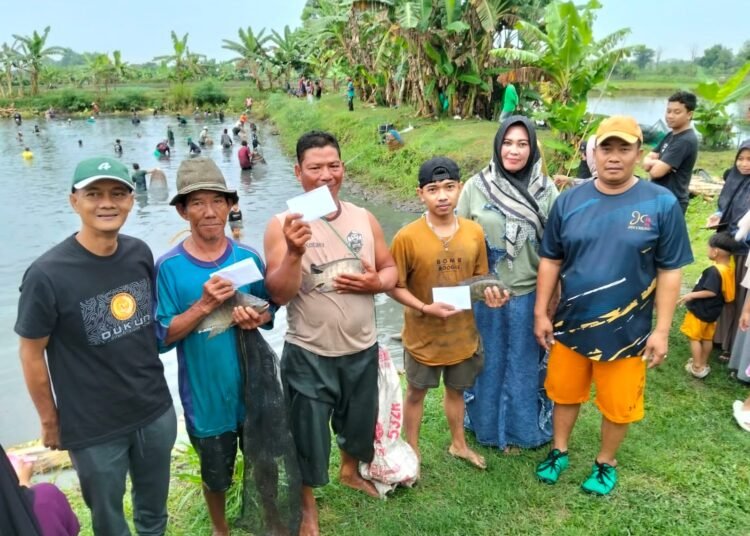 Berhadiah Uang Jutaan Rupiah, Tradisi Ngubek Srumbung Desa Bulangan Dukun Diserbu Ratusan Warga