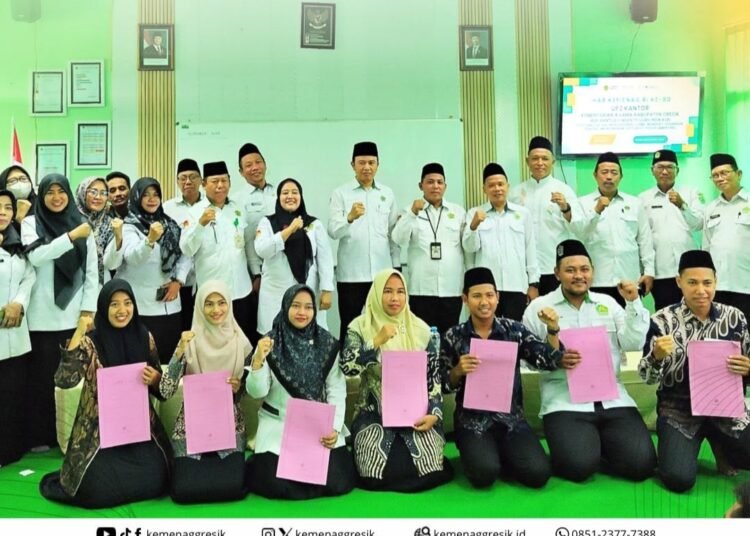 Sumringah !! Ratusan Guru Non-ASN Dapat Bantuan Insentif dari UPZ Kemenag Gresik