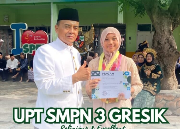 Wow, Keysha Aqilla Siswa SMPN 3 Gresik Raih 3 Emas dan 2 Perunggu di Kejuaraan Renang Jatim Open 2025