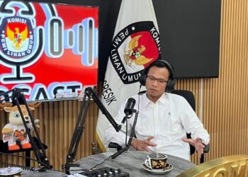 Bawaslu Gresik Habibur Rohman Ajak Publik Peduli Data Pemilih saat Podcast di KPU
