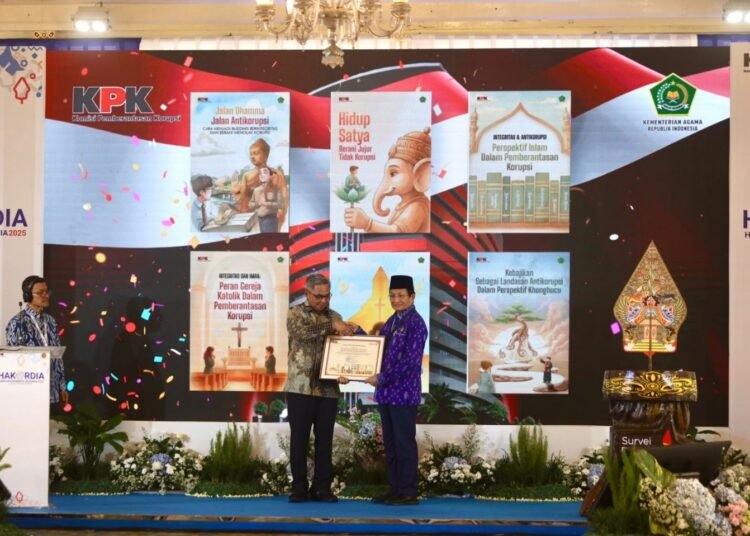 Kemenag Raih Dua Penghargaan Nasional dari KPK di Hari Antikorupsi Sedunia 2025