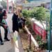 Babinsa Sidayu Gelar Baksos Bersihkan Lingkungan Bersama Mahasiswa KKN di Desa Mriyunan