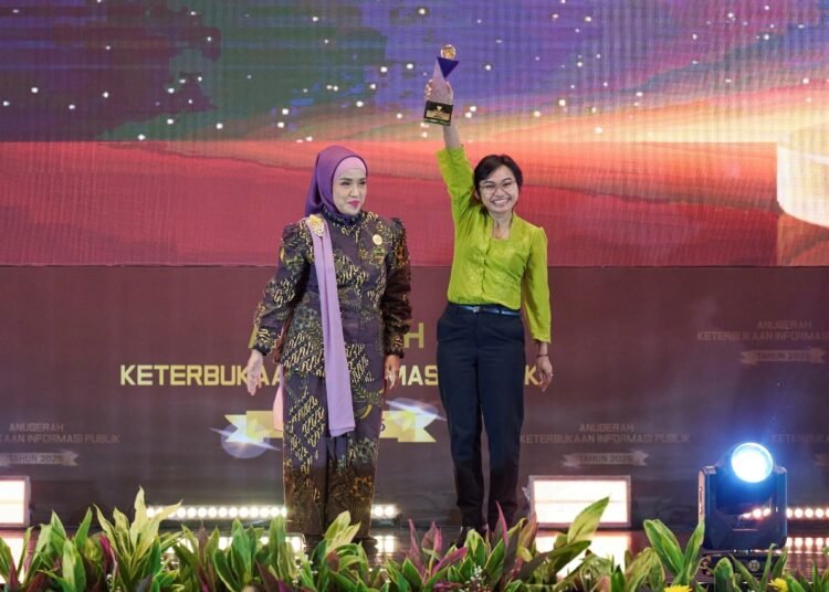 Prestasi Gemilang di Pengujung Tahun, SIG Raih Predikat Informatif dari Komisi Informasi Pusat