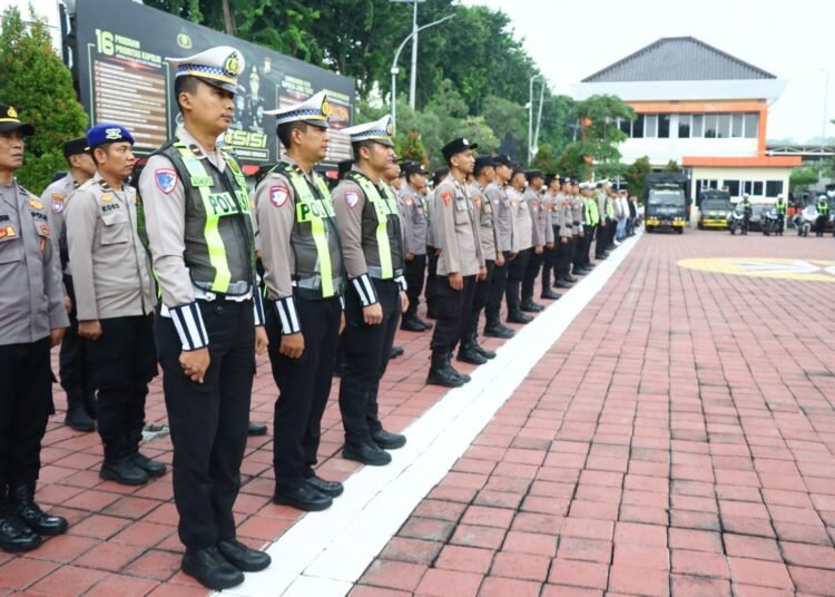 Tak Kenal Libur !! Polres Gresik Gencar Patroli Pastikan Natal di Gresik Aman dan Nyaman