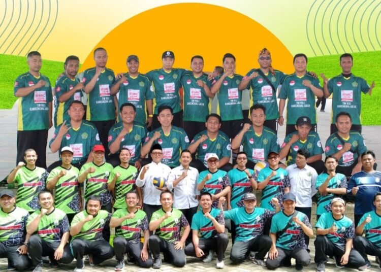 “Perang Bintang” Warnai Turnamen Voli Keluarga Besar Kemenag Gresik Rayakan HAB ke-80