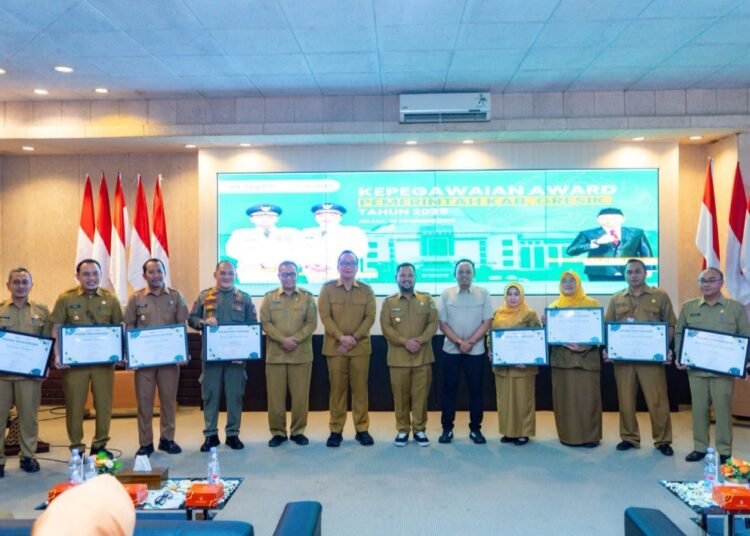 Inilah Daftar Lengkap OPD dan UPT Pemenang Kepegawaian Award Pemkab Gresik 2025