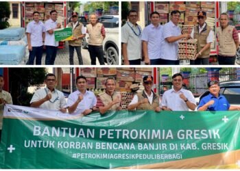 Petrokimia Gresik Gelontor Bantuan Paket Sembako untuk Korban Banjir Kali Lamong