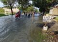 Kali Lamong Kembali Meluap, Babinsa Benjeng Gerak Cepat Antisipasi Potensi Banjir Susulan