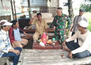 Merakyat !! TNI Aktif Jalin Komunikasi dengan Masyarakat Wujudkan Lingkungan Aman Kondusif