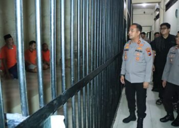 Tak Hanya Melakukan Pengecekan Rutan, Kapolres Gresik AKBP Ramadhan juga Sapa Warga Binaan Penuh Humanis