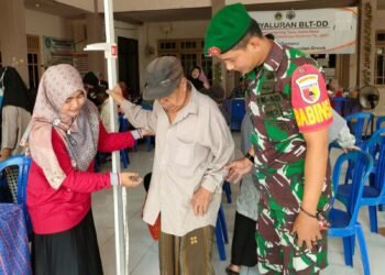 Hadir untuk Rakyat, Babinsa Desa Gumeno Dampingi Kegiatan Posyandu Lansia
