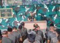 Dandim 0817/Gresik Beri Pengarahan dan Bangun Kebersamaan Lewat Olahraga Bersama