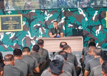 Dandim 0817/Gresik Beri Pengarahan dan Bangun Kebersamaan Lewat Olahraga Bersama