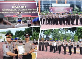 Penuh Khidmat !! Kapolres Gresik Berikan Penghargaan dan Satyalancana kepada 63 Anggota Berprestasi